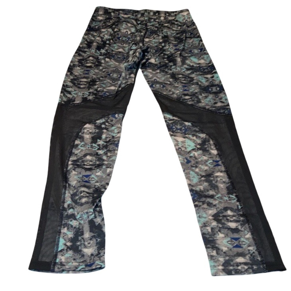 Leggings Yoga Workout Pants Mesh Cut-Out Women Size L/XL Runs Small New Tags